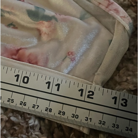 Victoria’s Secret PINK Sport Velvet Floral Sports Bra - Picture 4 of 5